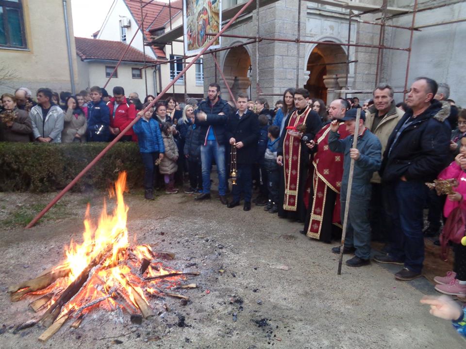 Nalaganjem badnjaka najavljen Božić